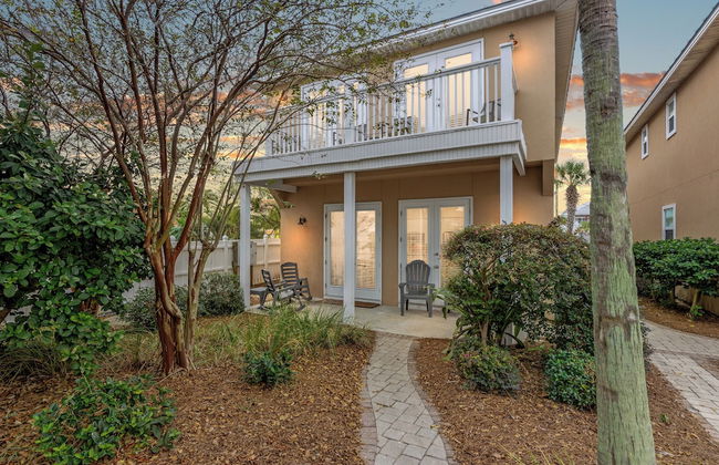 Escape to Sand Dollar Holler: Coastal Retreat, 3 Beds, 2.5 Baths, Sleeps 10! - Foto 64