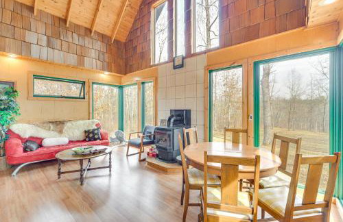 1 Mi to South Twin Lake Cabin with Deck in Trego! - Foto 7