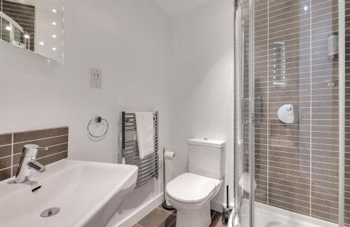 Liverpool Hatton Garden 1 & 2 Bedroom Apartments - WiFi & Secure Parking - Photo 25