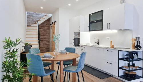 CASA OFICINA - Praia & Centro (300m) - WiFi - AC - Foto 3