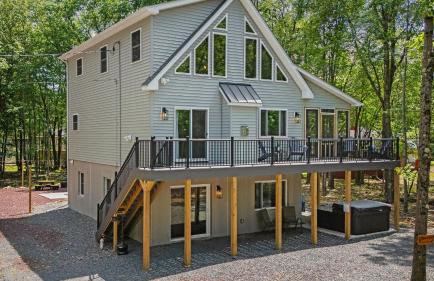 Maple Oasis by Avantstay Newly Built w/ Hot Tub, Game Room & Fire Pit - Foto 68
