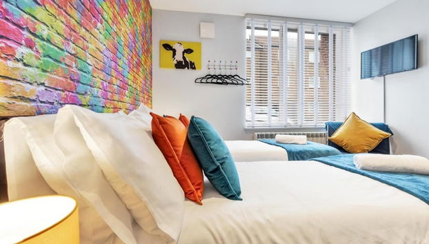 Rainbow Studio - Spacious City Centre - Close to sea - Sleeps 1 to 3 Guests - Foto 3, Habitación