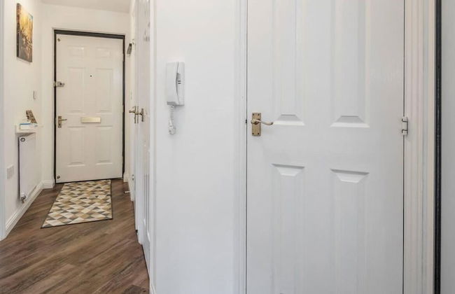 2 Bed Apartment Sleeps 5 - Wifi, Free Parking - Photo 20