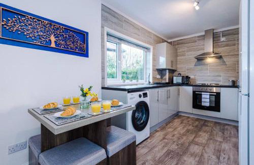 Charming and Modern 3BR Home Steps Away From City Center - Foto 23