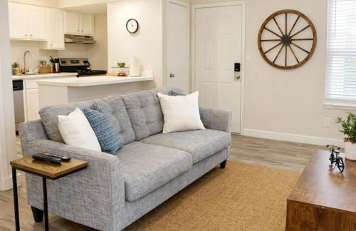 Charming Studio•Amazing Location•King-Size Bed - Foto 1