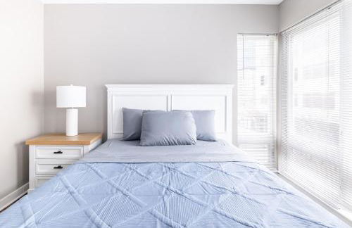 Luxury Downtown Townhome Private Garage Unit 4 - Photo 12