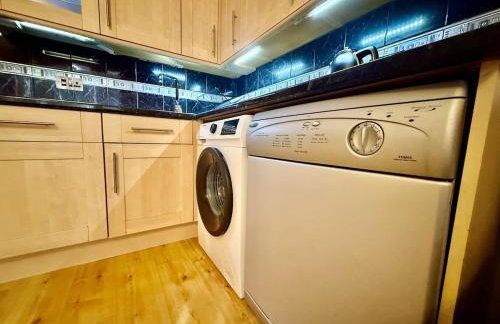 Spacious 1 Bed Flat - Free Parking - Quiet Area - Photo 7