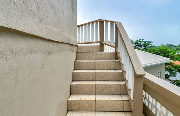 Your quaint home just steps from beach - Foto 30