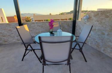 Ático dúplex con piscina privada y vistas al mar en Paraíso de Vera! - Foto 51