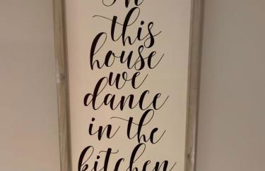 Fantastic 1 Bedroom Basement flat with free parking - Foto 16