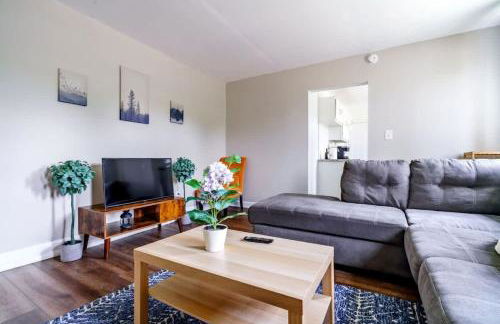 Jungle House Columbus Downtown Free Parking Sleeps 6 - Steps to Convention Center & Nationwide Arena - 1BR Short North Luxury Home - Over 5,800 Five Star Stays - Foto 7