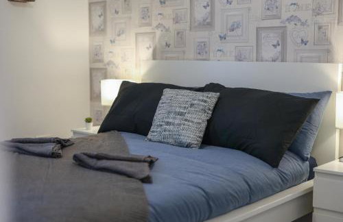 Spacious 4 Bedroom House with Parking - Foto 23