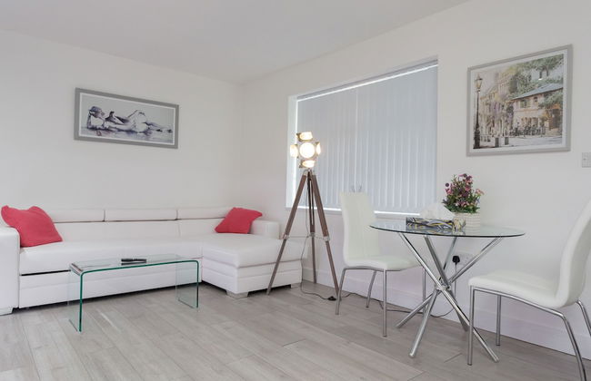 Live in Leeds Greenhill Bungalows - Photo 54