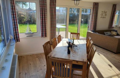 Ferienhäuser Hühnergott und Kranichnest, Sauna, Kamin und Garten - Foto 9