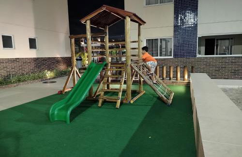 Apto 2 quartos com ar, piscina e varanda I 6 min praia Aruana - Foto 24