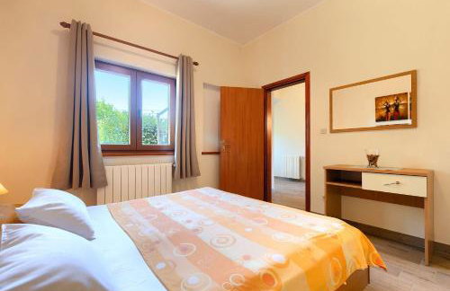 Faszinierendes Ferienhaus mit Privatpool, Volleyballfeld, Fussballplatz, Trampolin beim bekannten Radweg Parenzana - Foto 17