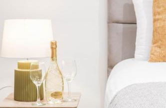 The Dashwood Suite - 2BR Modern Apt with Stylish Design Decor, Free Secure Underground Parking & 50" Smart TV - Foto 47