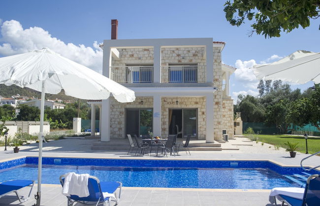 Stunning new Beach Front Villa,1st Line to the Beach, Large Pool, Wonderful Area - Foto 64