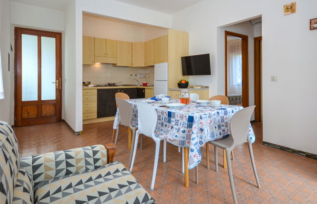 2 bedroom Apartment in Lignano Sabbiadoro - Photo 6