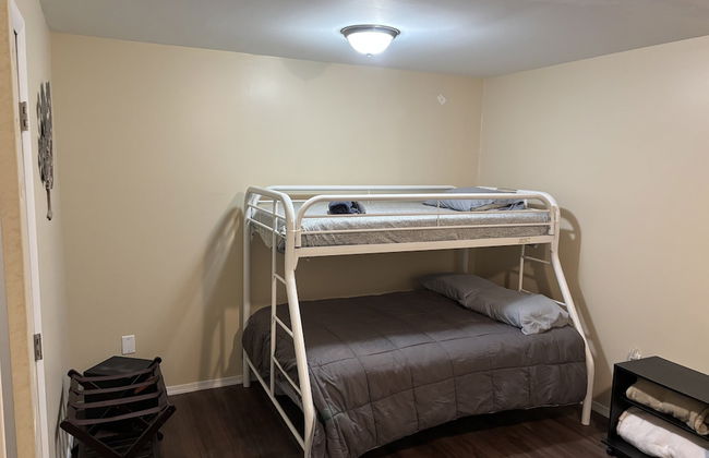 Poconos Chalet Newly Renovated, Great Location 4 Bedroom Home by RedAwning - Foto 8