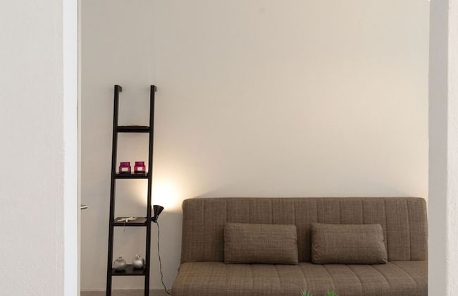 Parikia's Cute Pebble - Photo 14