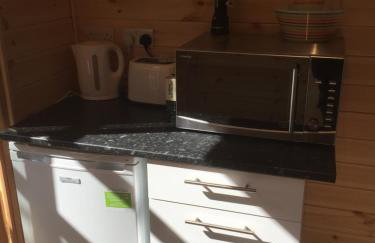 Romantic Getaway Luxury Wooden Cabin With Private Hot Tub and BBQ - Foto 2