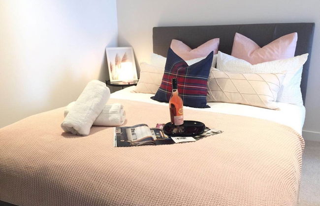 Deluxe and Brand New Lakeside Apartment - Foto 7