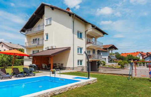 Beautiful Home In Dugo Selo With Wifi - Foto 9