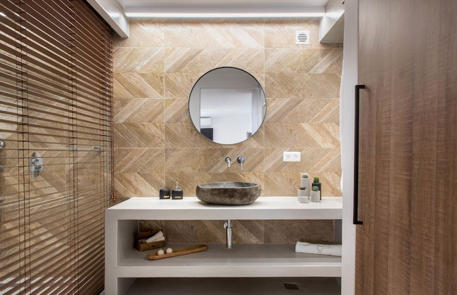 Pebble Luxury Suite by the Sea - Photo 22