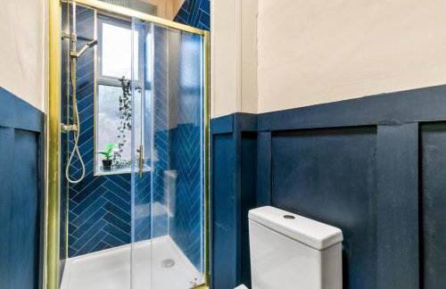 Free Parking - Sleeps 2 - 1 Bed Tenement - Renfrew - Foto 8