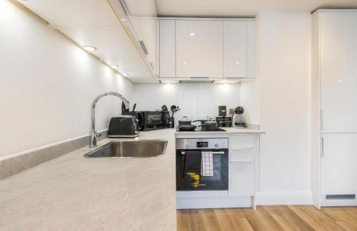 Stylish 2BR 2BA Flat in Gravesend Sleeps 4 - Foto 6