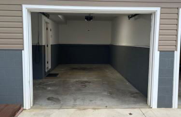 Lovely West Akron home with attached private garage - Foto 9