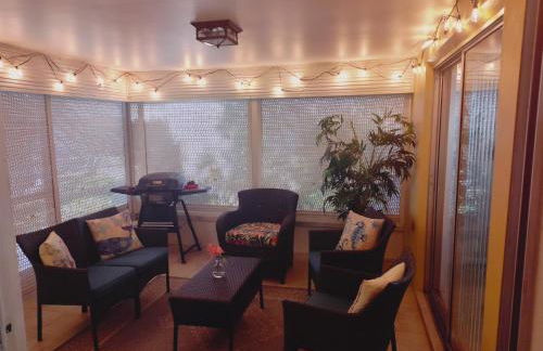 Comfortable Stay- Fully Stocked Home & Coffee Bar- All Essentials Provided - Photo 1