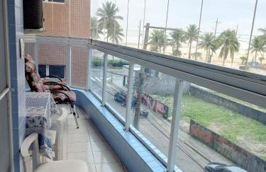 Apto Pé na Areia com Vista Mar, Churrasqueira e Espaço para 8 Pessoas - Photo 1