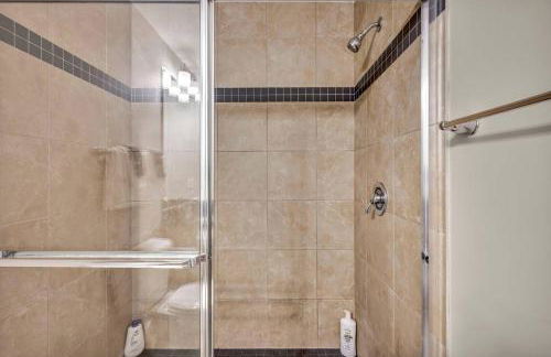 HUGE Luxe Downtown Flat: Pool Table & Parking - Foto 18