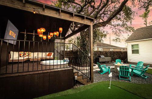 Private home with Hot Tub & Mini Golf & Fun Vibes near downtown Houston - Foto 32