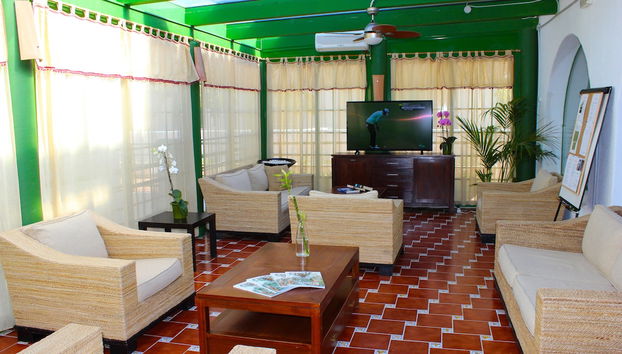 Coin salon dans le hall