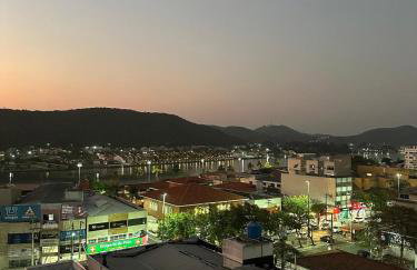 Cobertura com Banheira e Cama King - Foto 14