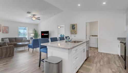 Luxury Retreat with Heated Saltwater Pool and Big Patio Perfect for 2 families - Foto 4