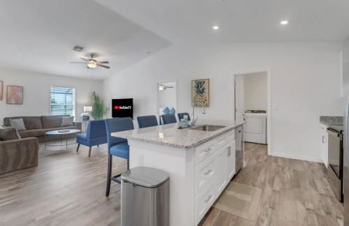 Luxury Retreat with Heated Saltwater Pool and Big Patio Perfect for 2 families - Foto 4