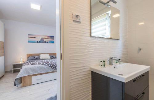 Charmante Villa mit privatem Pool, Klima, Sonnenliegen, Terrasse und Grill - Foto 42