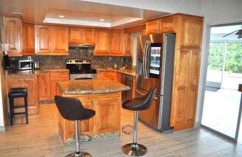 Bike to the beach, walk to restaurants, heated pool, secluded - Foto 4