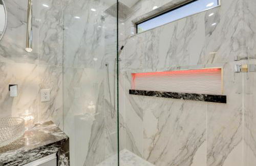 7 Mi to State Farm Stadium Family Home with Pool - Foto 16