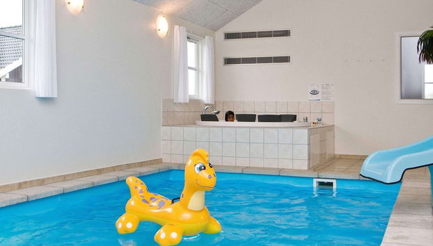 24 Person Holiday Home in Idestrup - Foto 3, Piscina