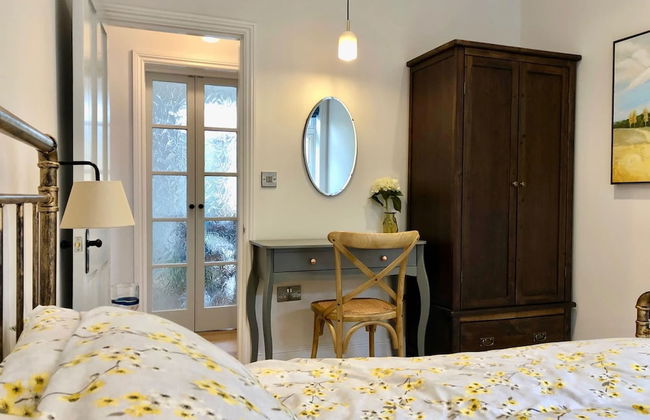 Charming Seaside Cottage - 5-min Walk to Beach - Photo 19