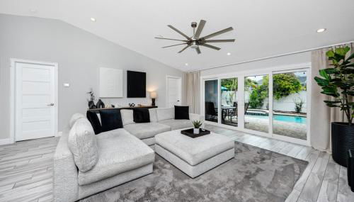 NEW! Palm Harbor Hideaway - Beautiful, Spacious 4BR Home with Amazing Pool - Foto 5