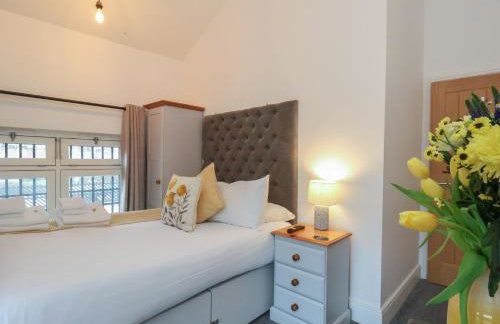 Evening Star Engine Shed - Photo 20