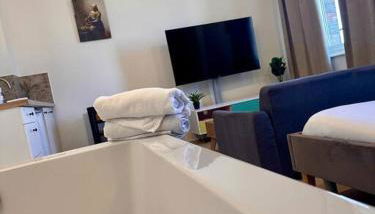 Britich 3D: Suite spa privé, clim, thermal/Artem - Photo 2