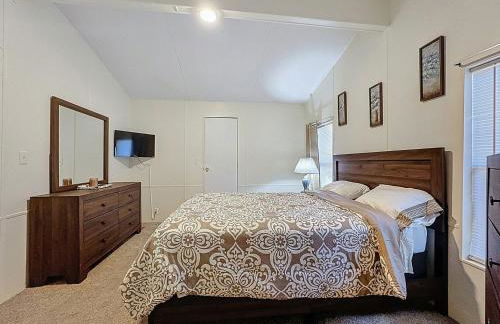 Forest Hideaway • Screened Porch • Grill - Foto 8