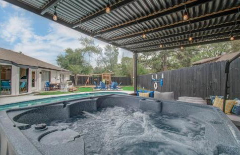 Spring Branch Paradise 4-BD Backyard Pool Oasis - Foto 38